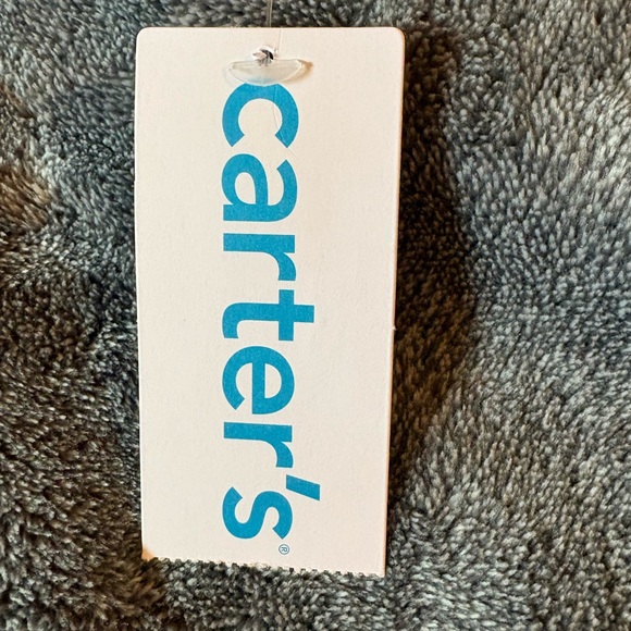 New born Carter's snap pajamas - Picture 3 of 6